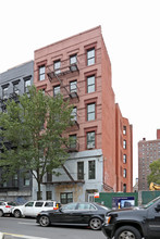 414 W 36th St in New York, NY - Building Photo - Building Photo