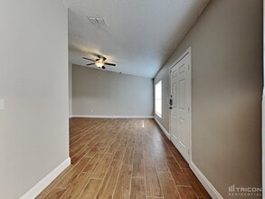 10919 Livingston Dr in New Port Richey, FL - Building Photo - Building Photo