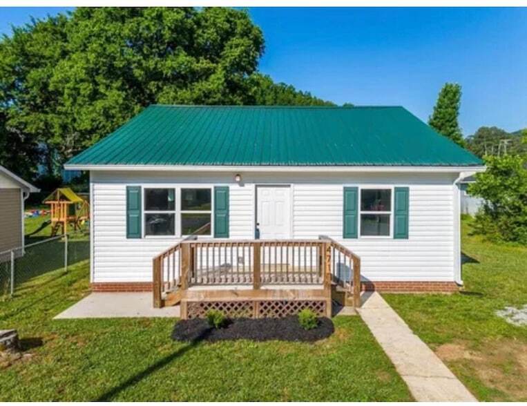 471 Idaho Ave in Dayton, TN - Building Photo