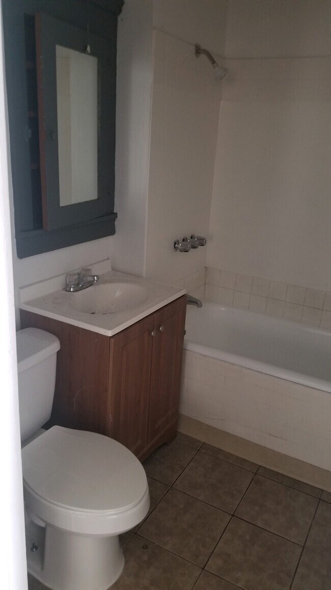 1555 6th Ave-Unit -1555 in Los Angeles, CA - Foto de edificio - Building Photo