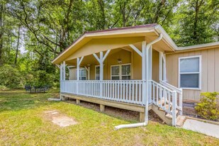 232 Suburban St SW in Shallotte, NC - Building Photo