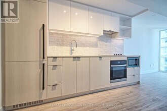 252 Church St in Toronto, ON - Building Photo - Building Photo