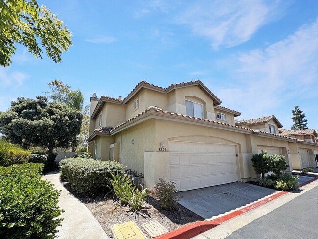 property at 2204 Lago Ventana