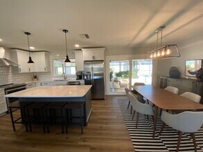 3237 Key Ave in Sarasota, FL - Building Photo - Building Photo