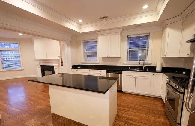 1803 Beacon St, Unit B, Unit B