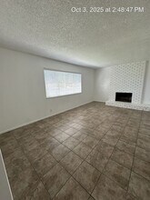 2724-2728 S Sallee Ct in Visalia, CA - Building Photo - Building Photo