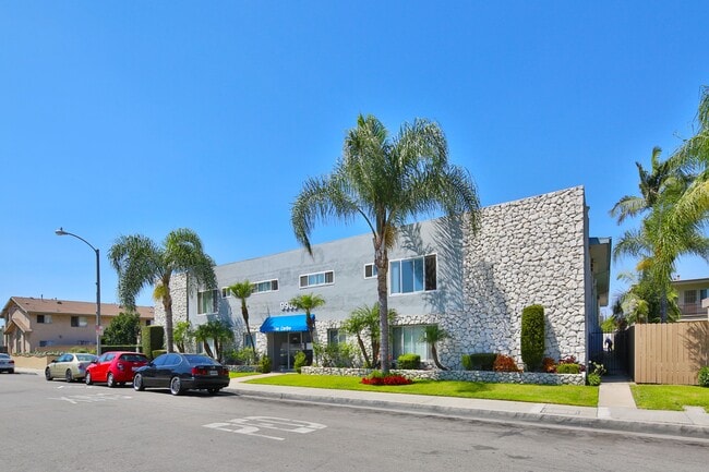 Caribe in Bellflower, CA - Foto de edificio - Building Photo