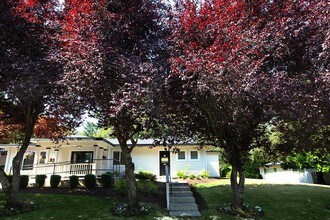 Laurelwood Gardens in Federal Way, WA - Building Photo - Building Photo