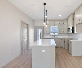 1004 Gabriela St, Unit A in Harlingen, TX - Building Photo - Building Photo