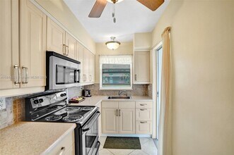 141 NE 10th Ave in Hallandale Beach, FL - Building Photo - Building Photo