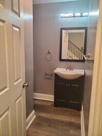 1607 Division St photo'