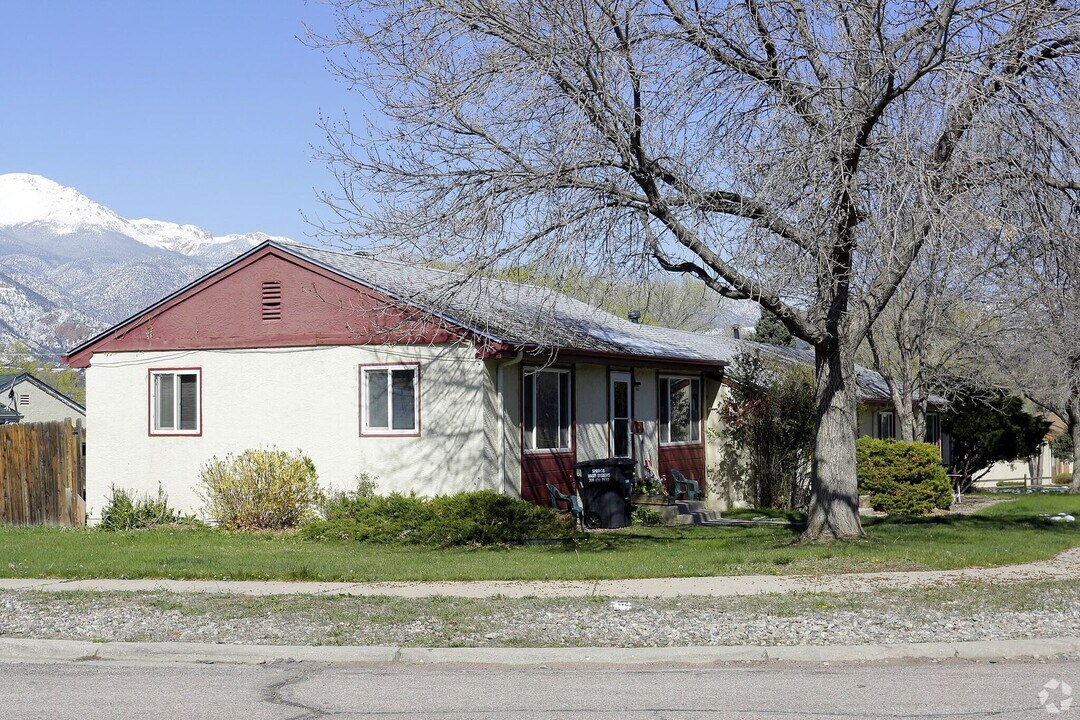 433 Glen View Ct in Colorado Springs, CO - Building Photo