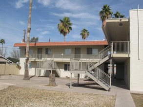 Innsbruck Apartments in Phoenix, AZ - Building Photo - Building Photo