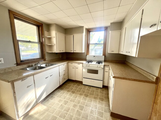 103 Franklin St in Vermillion, SD - Building Photo - Building Photo