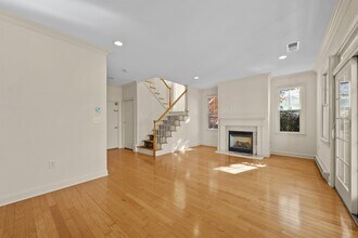 1 Intrepid Pl in Jersey City, NJ - Building Photo - Building Photo