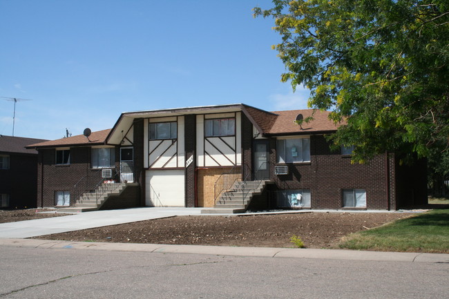 2940 State Farm Rd in Evans, CO - Foto de edificio - Building Photo