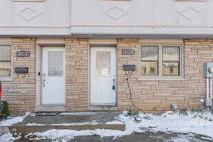 47 Blandford St in Woodstock, ON - Building Photo