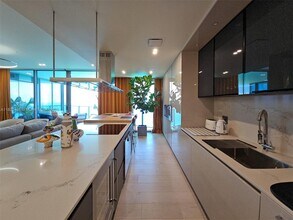 15701 Collins Ave, Unit 4402 in North Miami Beach, FL - Building Photo - Building Photo