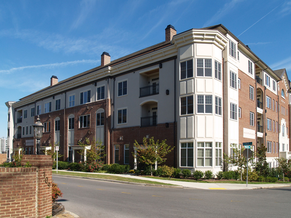 Belle Meade Court in Nashville, TN - Building Photo