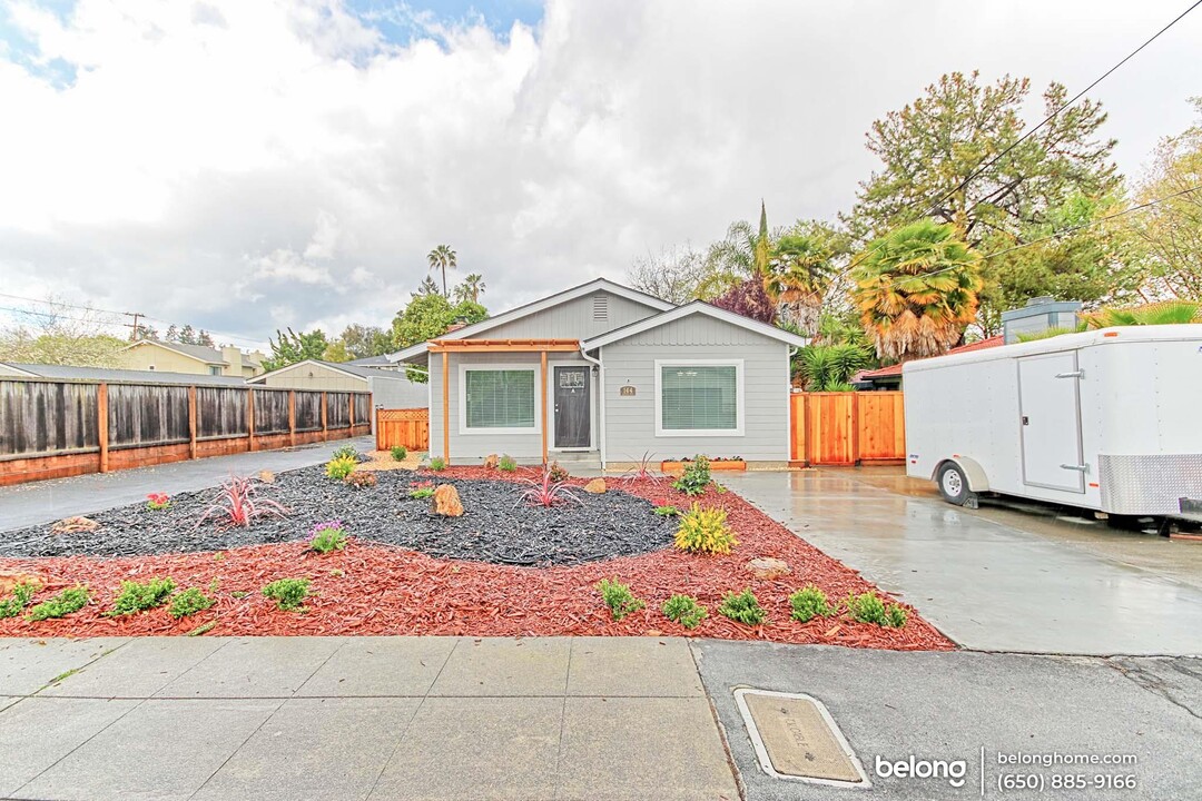 144 Granada Dr in Mountain View, CA - Building Photo