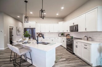 Legacy Homes at Coulee Ridge in Bismarck, ND - Foto de edificio - Building Photo
