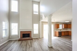 7565 Woodbine Pl in Riverdale, GA - Building Photo - Building Photo