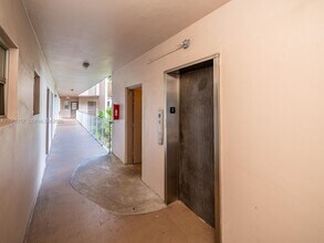 8161 SW 24th Ct in Davie, FL - Building Photo - Building Photo