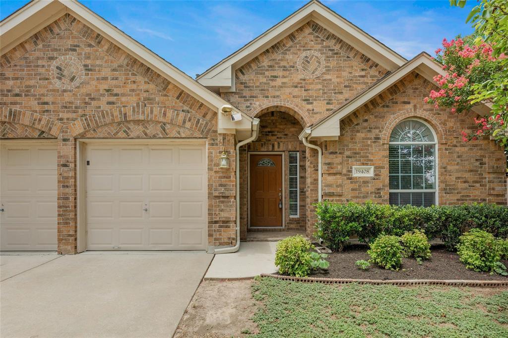 19408 Sunken Creek Pass in Pflugerville, TX - Foto de edificio