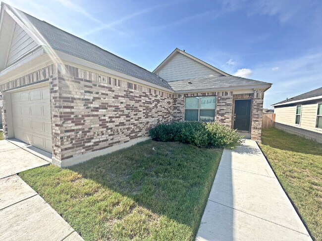4919 Dalton Bnd in Converse, TX - Foto de edificio - Building Photo