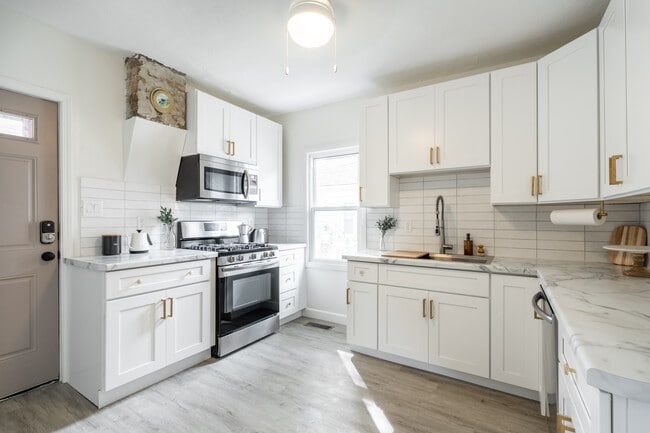 property at 823 E Lincoln Ave