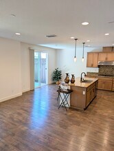 15925 Piazza Way in Morgan Hill, CA - Foto de edificio - Building Photo