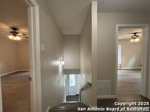 3550 Red Oak Ln in San Antonio, TX - Building Photo - Building Photo