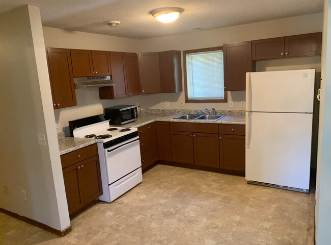 property at 2101 N Bryant Ave