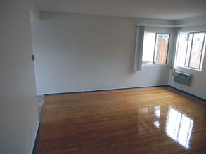 5326 Lincoln Ave, Unit HP 2 in Los Angeles, CA - Foto de edificio - Building Photo