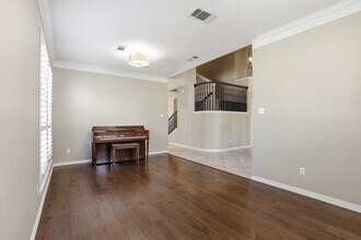 1101 Countryhill Dr in Keller, TX - Foto de edificio - Building Photo