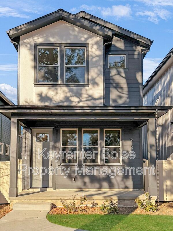 property at 618 E Krall St