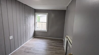 2696 Vulcan St in Norton Shores, MI - Building Photo - Building Photo