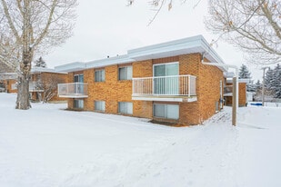4411 Namaka Cres NW in Calgary, AB - Building Photo
