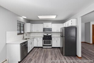 6556 Bella Vista Dr NE in Rockford, MI - Building Photo