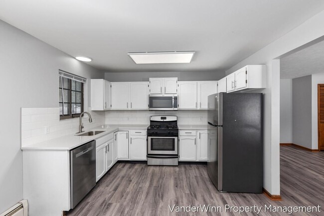 property at 6556 Bella Vista Dr NE