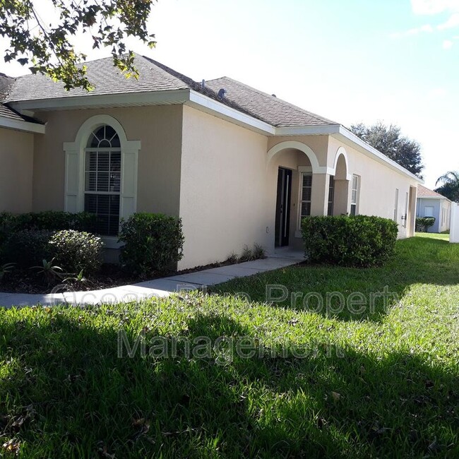 9323 Beaufort Ct in New Port Richey, FL - Building Photo - Building Photo