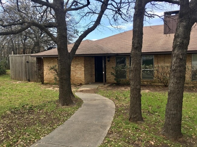property at 2201 Canterbury Ct