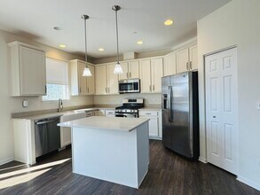 4463 Monroe Ct in Naperville, IL - Building Photo - Building Photo