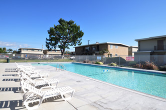 Sierra Park Apartments in Chula Vista, CA - Foto de edificio - Building Photo