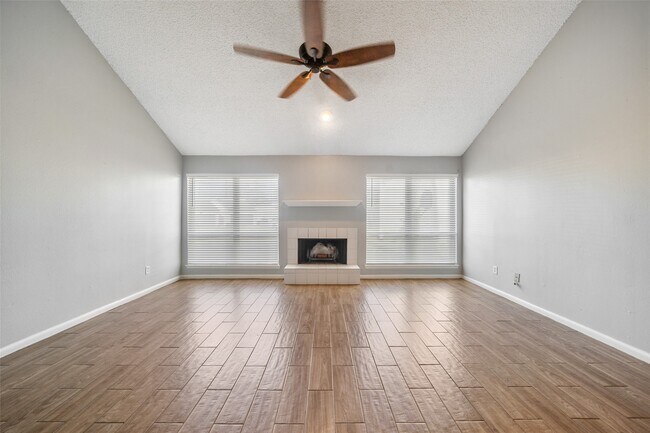 20309 Sunny Shores Dr in Humble, TX - Building Photo - Building Photo