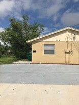 936 W 9th St in Riviera Beach, FL - Building Photo