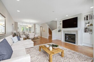 2335 N Wayne Ave in Chicago, IL - Building Photo - Building Photo