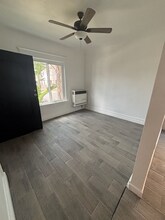 965 W 42nd Pl in Los Angeles, CA - Building Photo - Building Photo