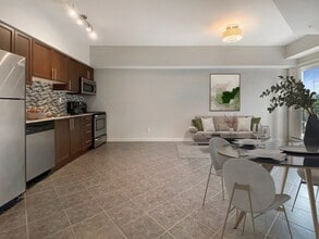 Rittenhouse Place in Kitchener, ON - Building Photo - Building Photo