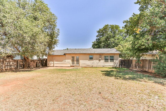 2611 44th St in Lubbock, TX - Building Photo - Building Photo